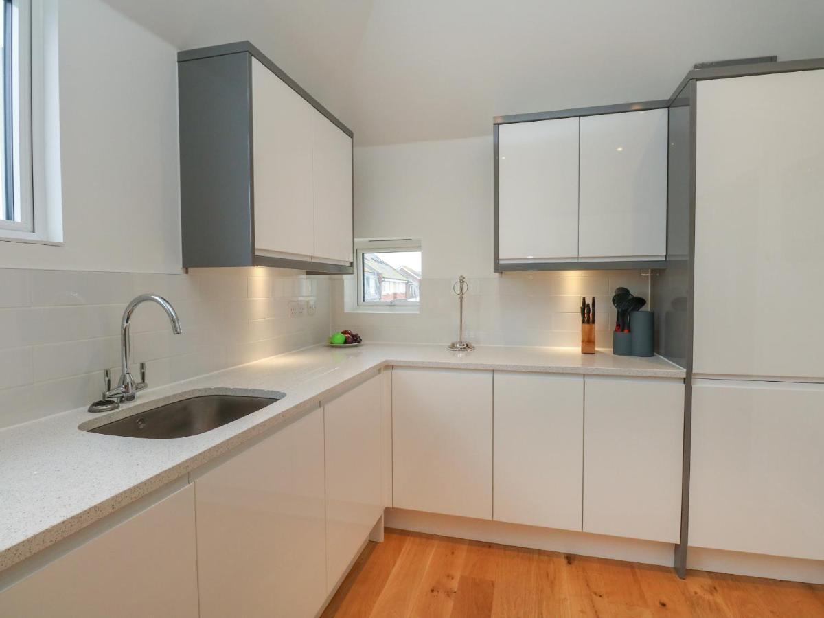 Harbourside Haven Penthouse 1 *