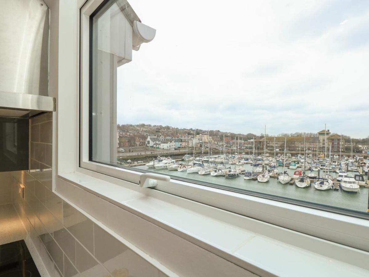 Harbourside Haven Penthouse 1 *