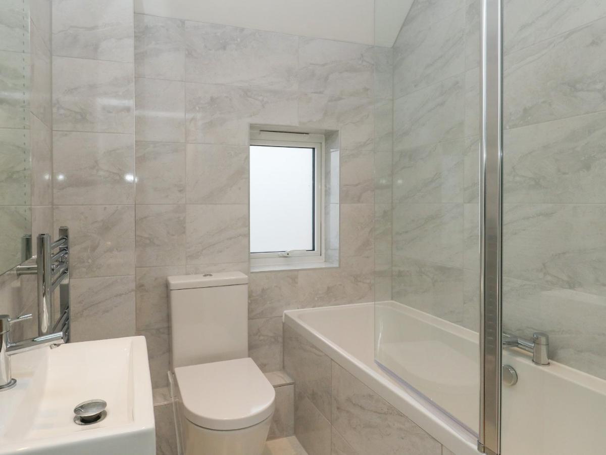 Harbourside Haven Penthouse 1 *